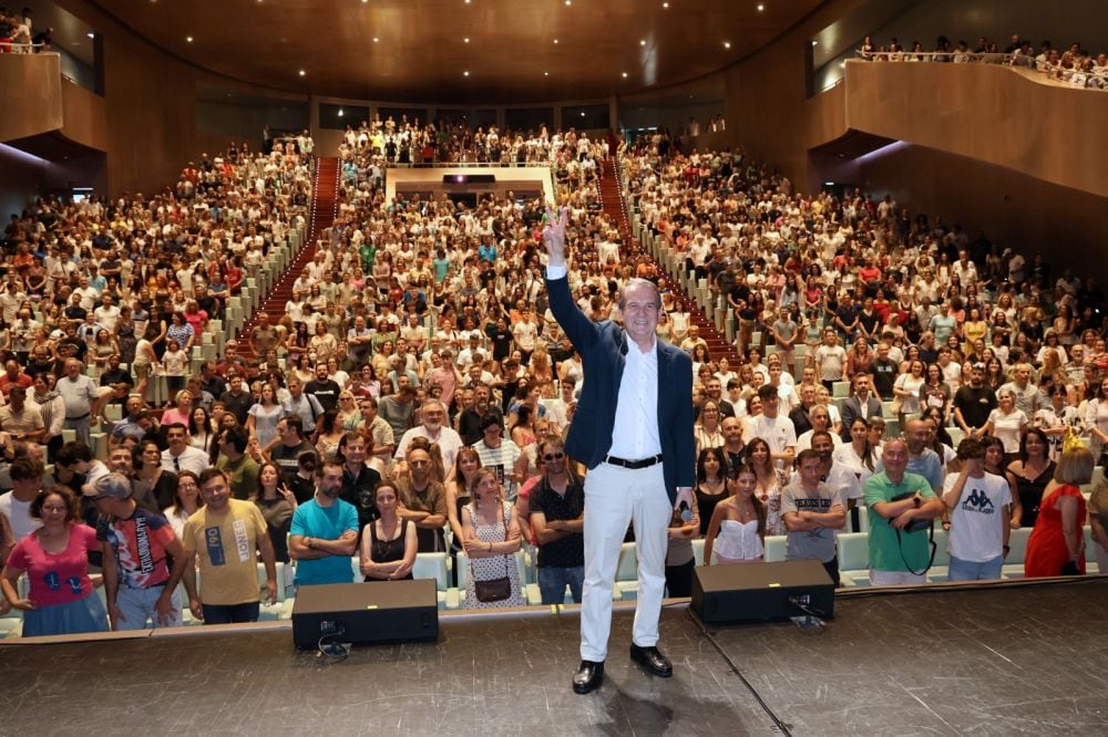 Abel Caballero con alumnos del Vigo en Inglés.