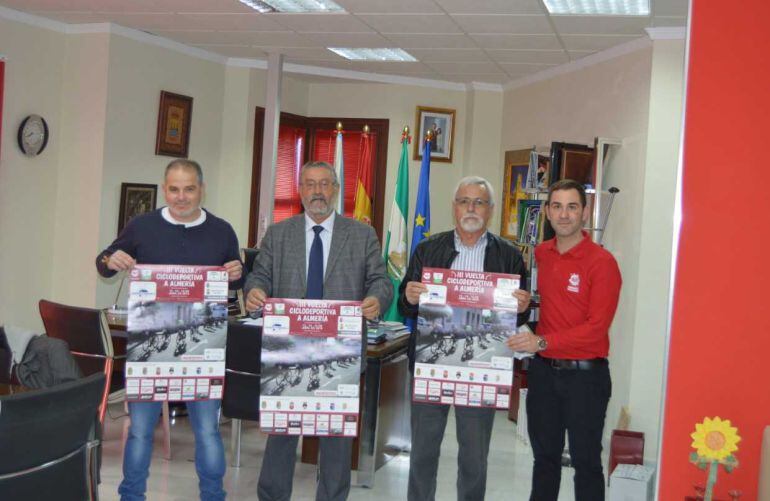 Francisco Torrecilllas presentó la etapa.