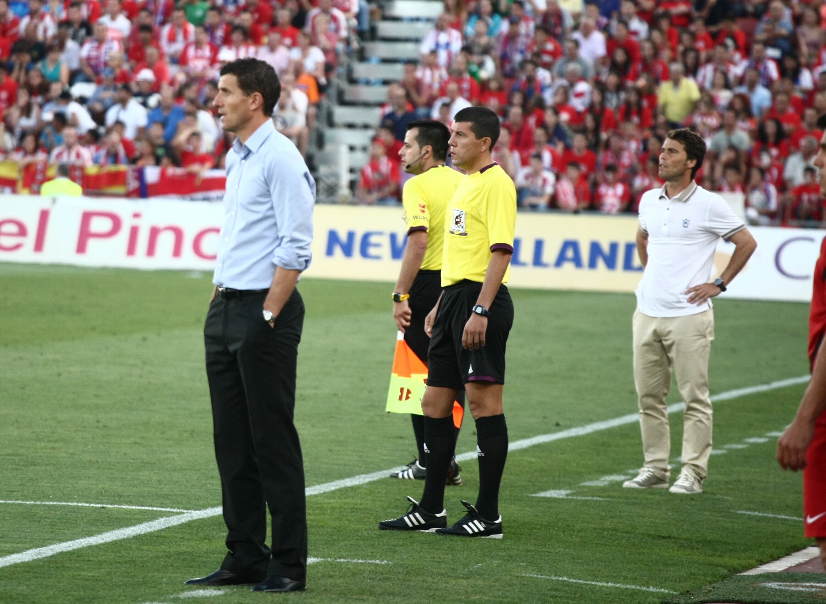 Javi Gracia en primer plano con Rubi detrás en el Almería-Girona en 2013.