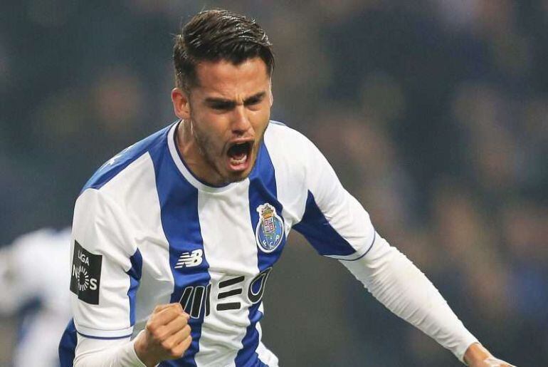 Diego Reyes celebrando su primer gol con la camiseta del Porto.