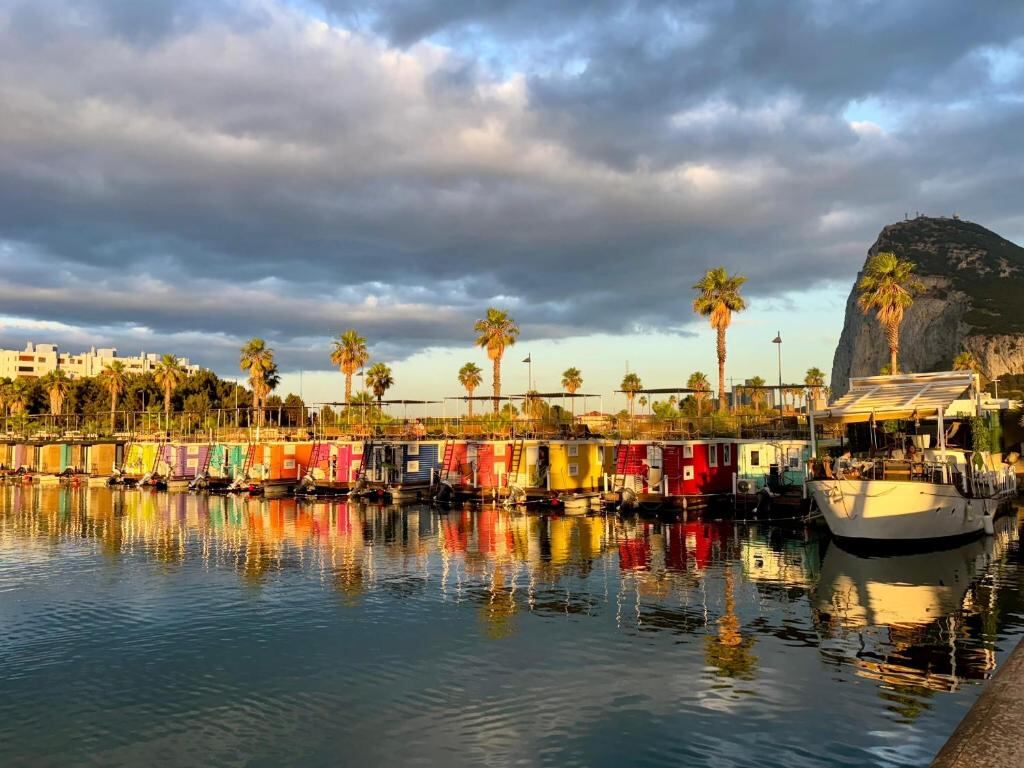 Casas flotantes de La Línea