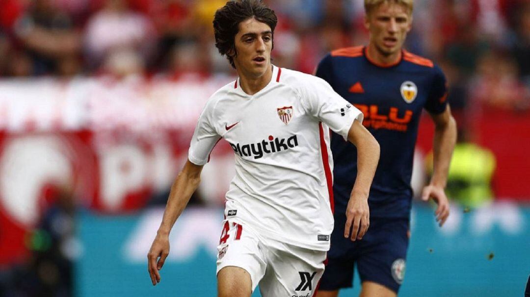 Bryan Gil jugando como sevillista