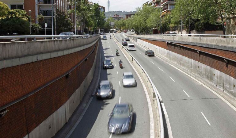 Pont des del que s&#039;ha llençat al buit l&#039;home desprès d&#039;atacar a la directora de l’entitat bancària.