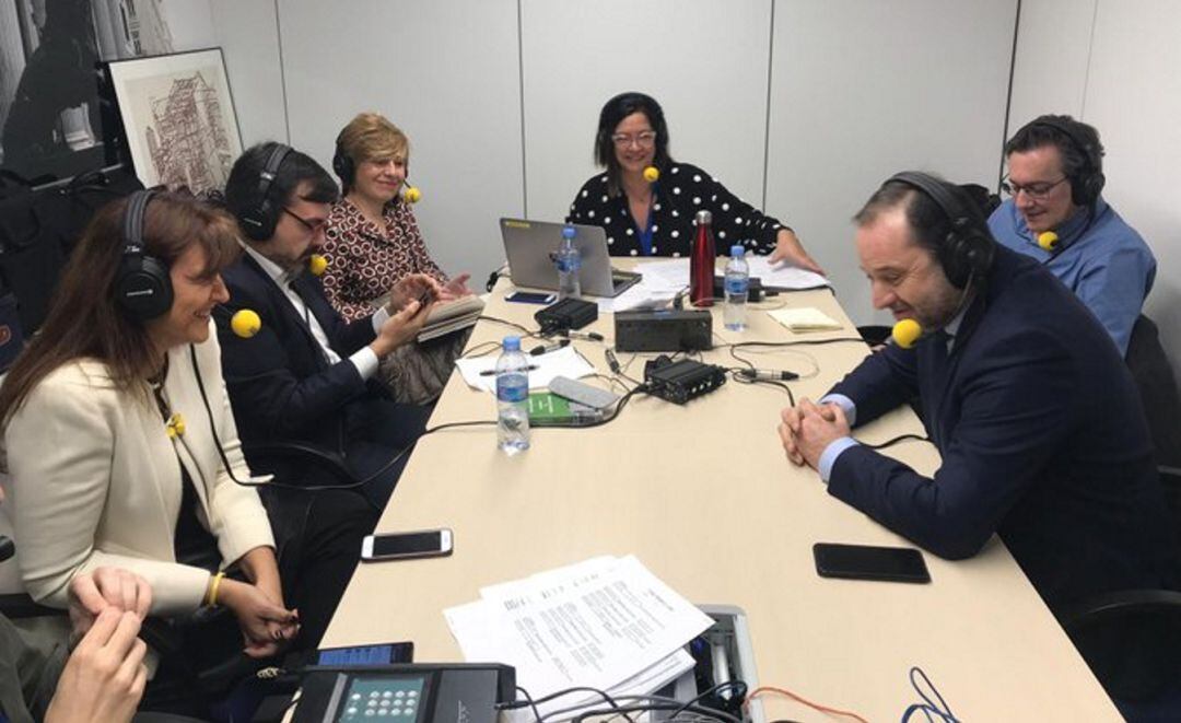 Àngels Barceló entrevista a José Luis Ábalos y a Laura Borràs, poco antes de que se constituyan las Cortes Generales en el Congreso de los Diputados