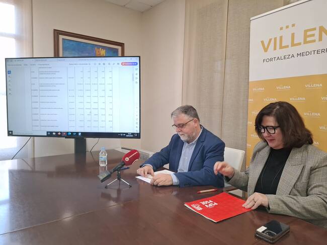 El alcalde con la Diputada autonómica Charo Navalón