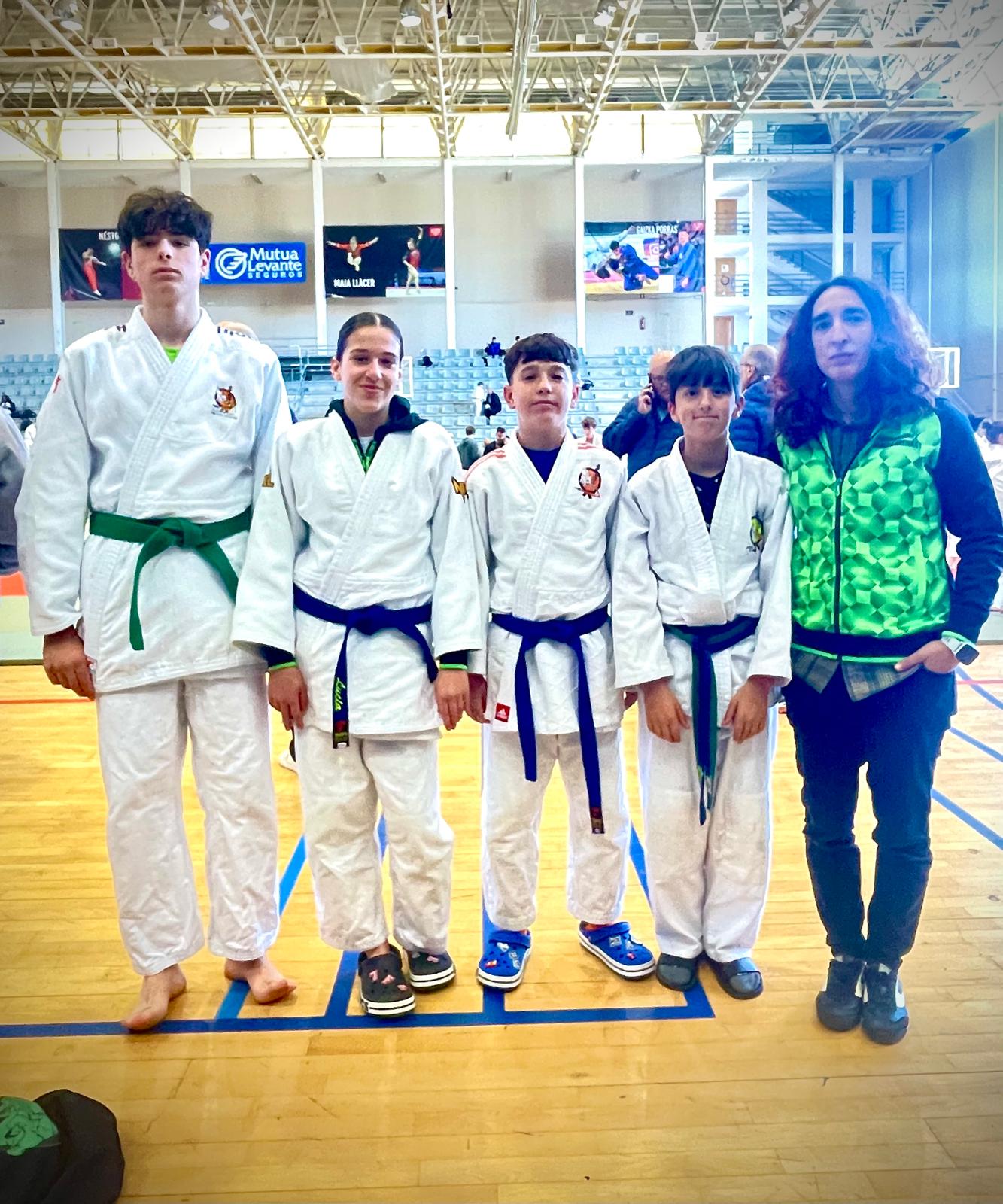 Competidores del club de judo Vanessa Arenas