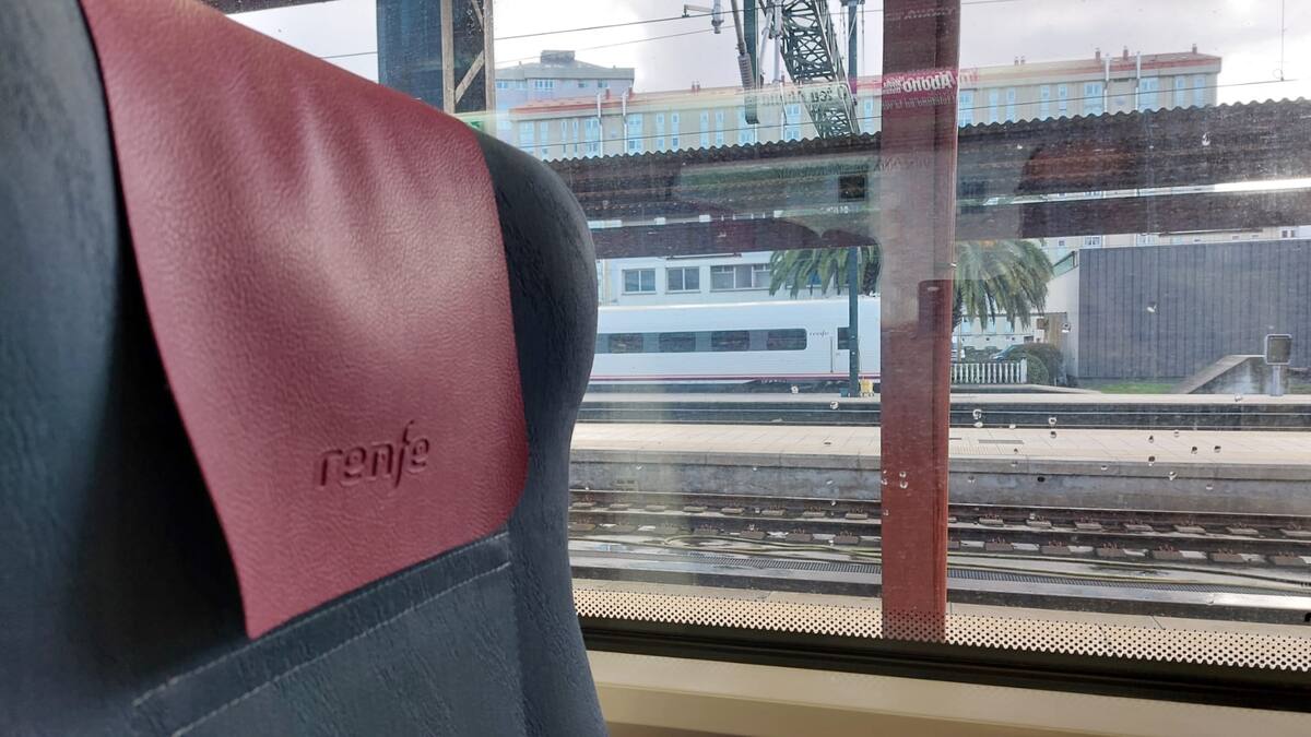 Miriam Méndez Benegassi, usuaria del tren en Galicia