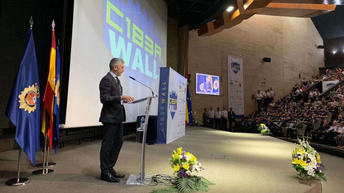 Grande-Marlaska clausura el congreso de seguridad digital, 'C1b3rwall'