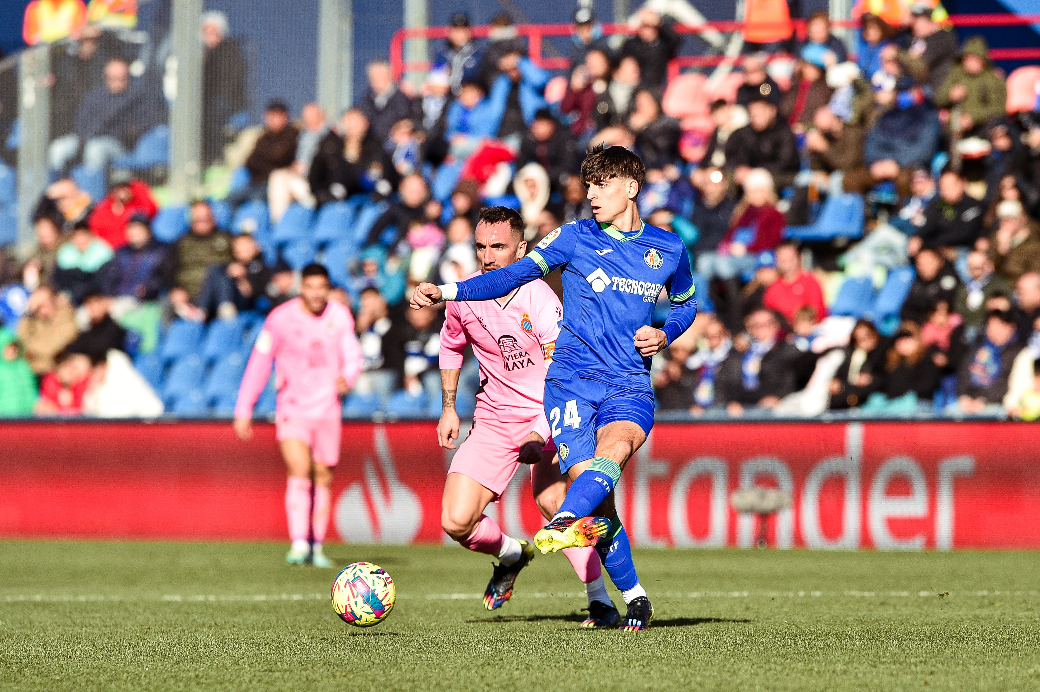 Gonzalo Villar, en el partido frente al Espanyol. (Photo by Ruben de la Fuente Perez/NurPhoto via Getty Images)