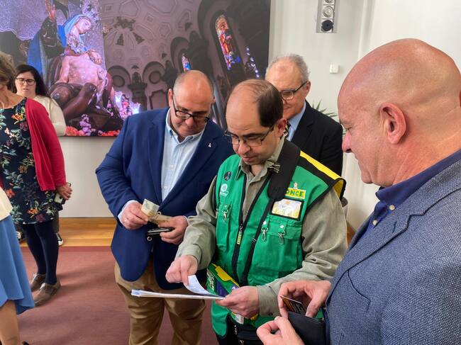 Venta de cupones al terminar la presentación