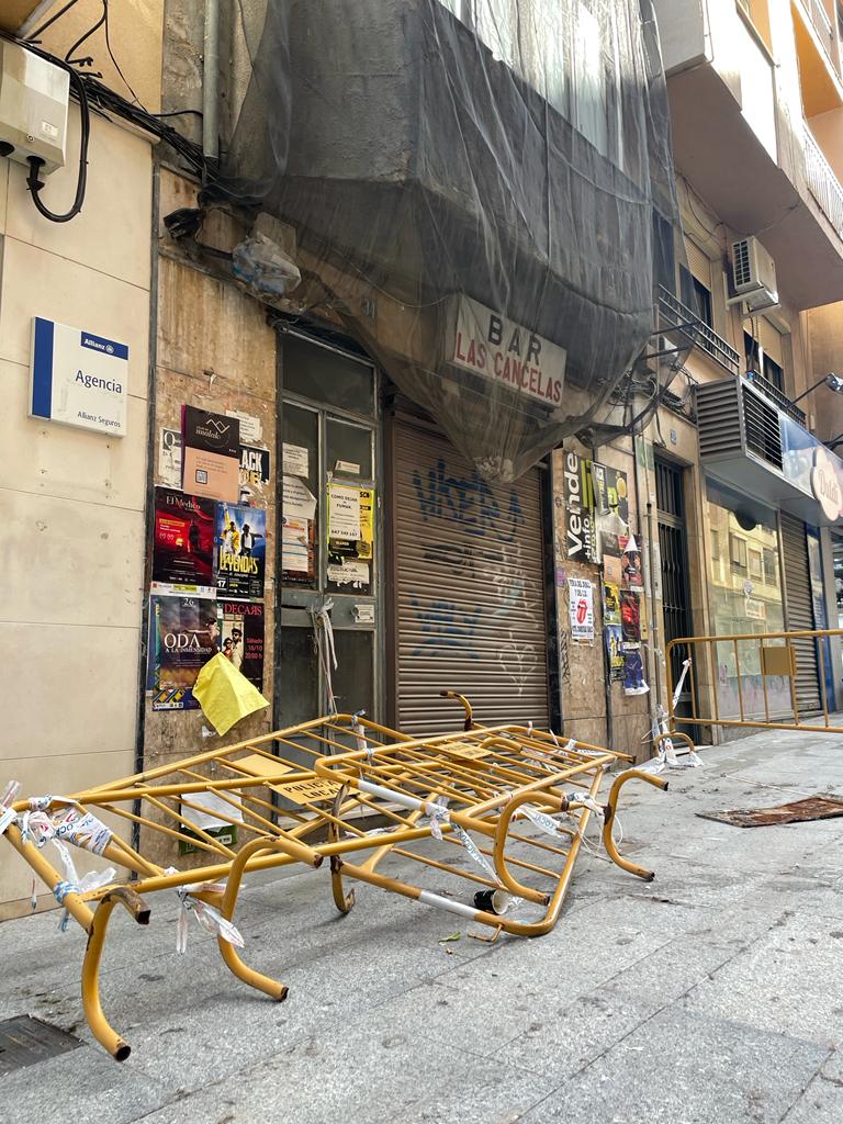 Un edificio abandonado en pleno centro de Jaén capital, en la calle San Clemente