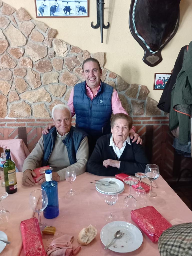 Edil pepinero, Cito Gil Resino junto a los participantes de la Asociación de Mayores de Pepino &quot;El Molinillo&quot;