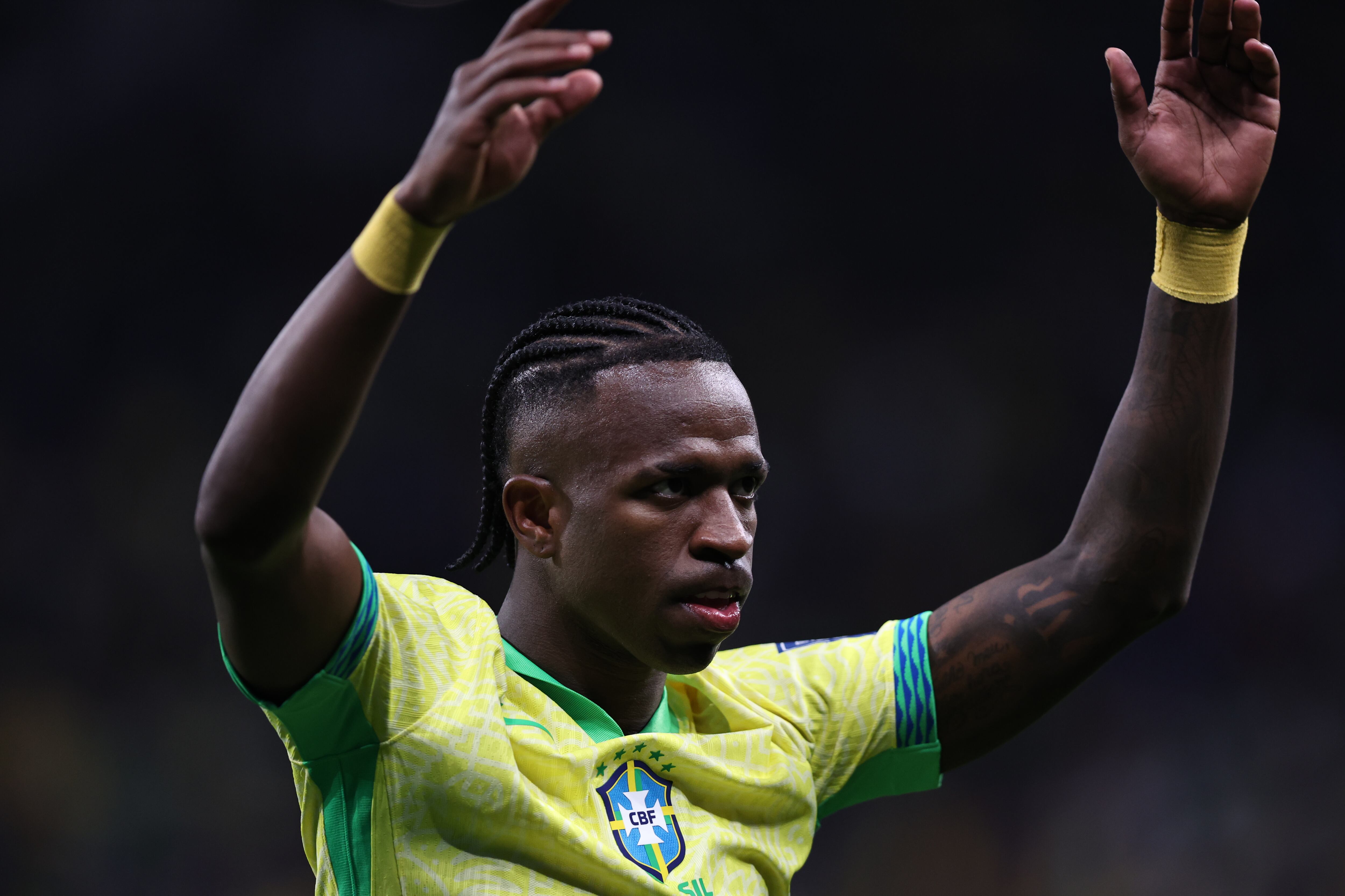 Vinicius celebra su gol ante Paraguay