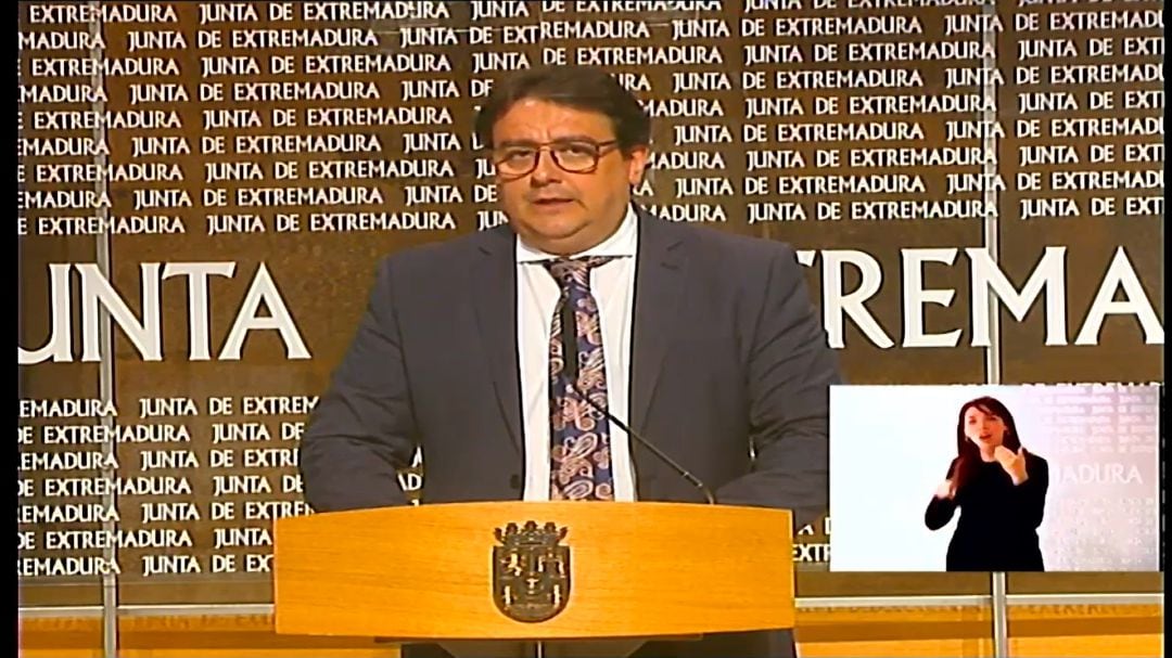 El consejero de Sanidad ha presentado el Plan de Contingencia de Residencias