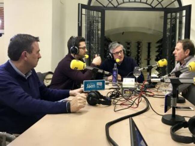 Momento de la tertulia del Ser Deportivos Jaén de este lunes, 8 de enero, con Higinio Vilches padre e hijo.