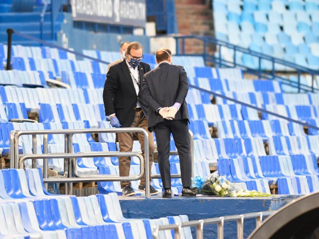 El vicepresidente Fernando Sainz de Varanda junto al presidente Cristian Lapetra en La Romareda