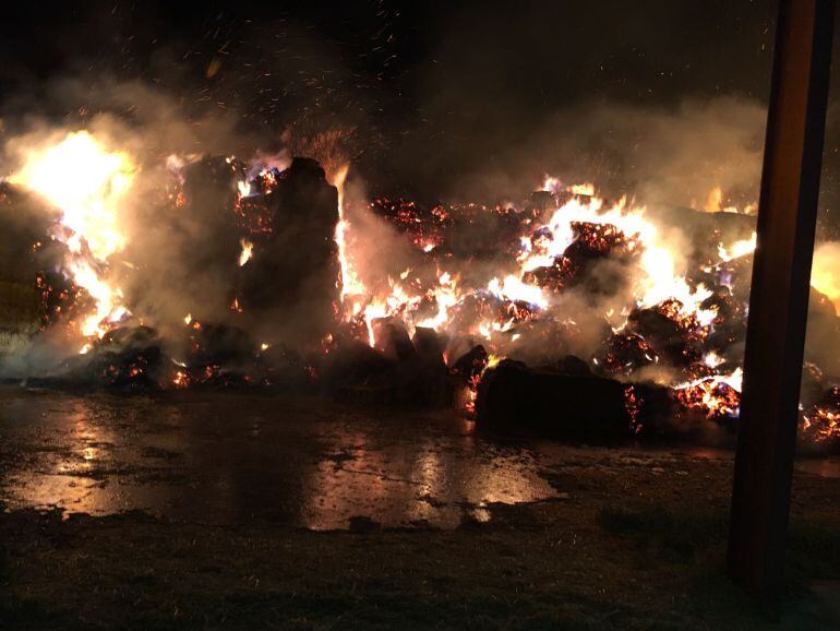 Incendio en Calzada de los Molinos (Palencia)