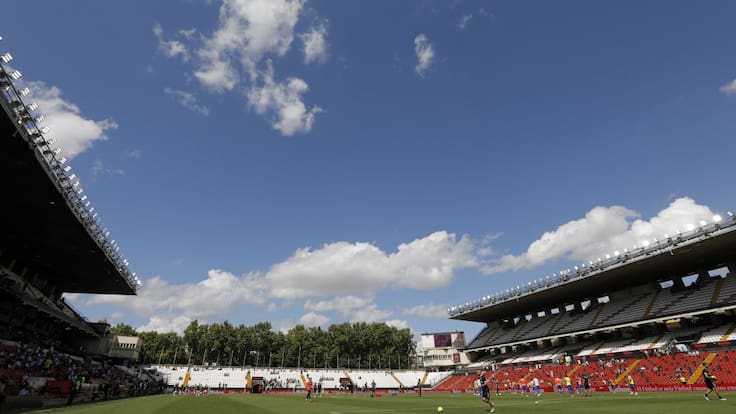 El Rayo Vallecano presiona a un jugador del filial para que juegue y entrene sin contrato