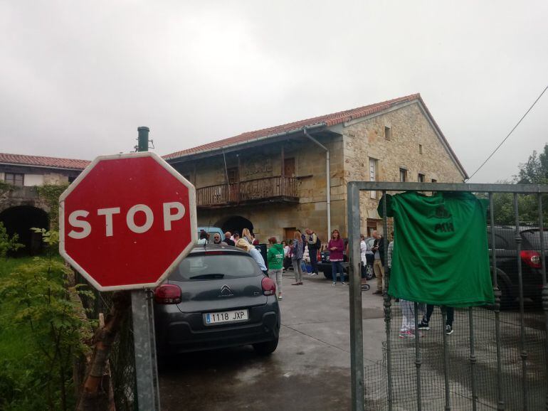 Miembros de la PAH apoyan al matrimonio de Gama para impedir el desahucio