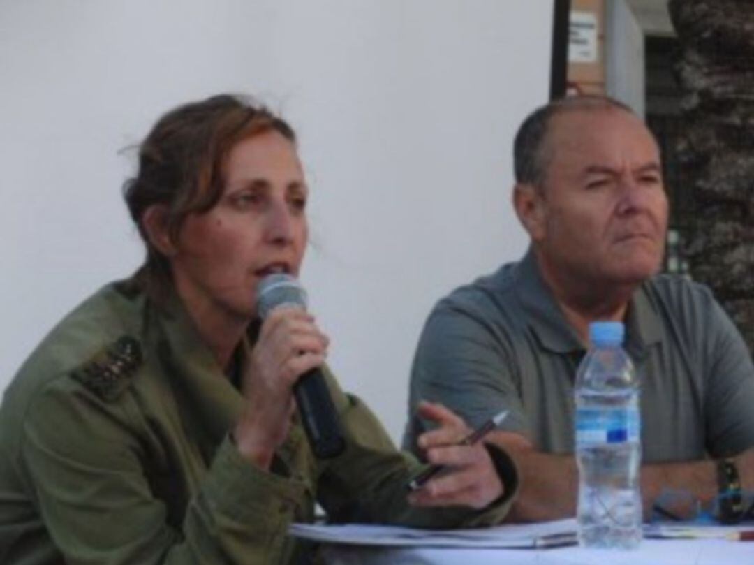 Kika González, alcaldable de Ganemos Jerez, junto a Manuel Fernández