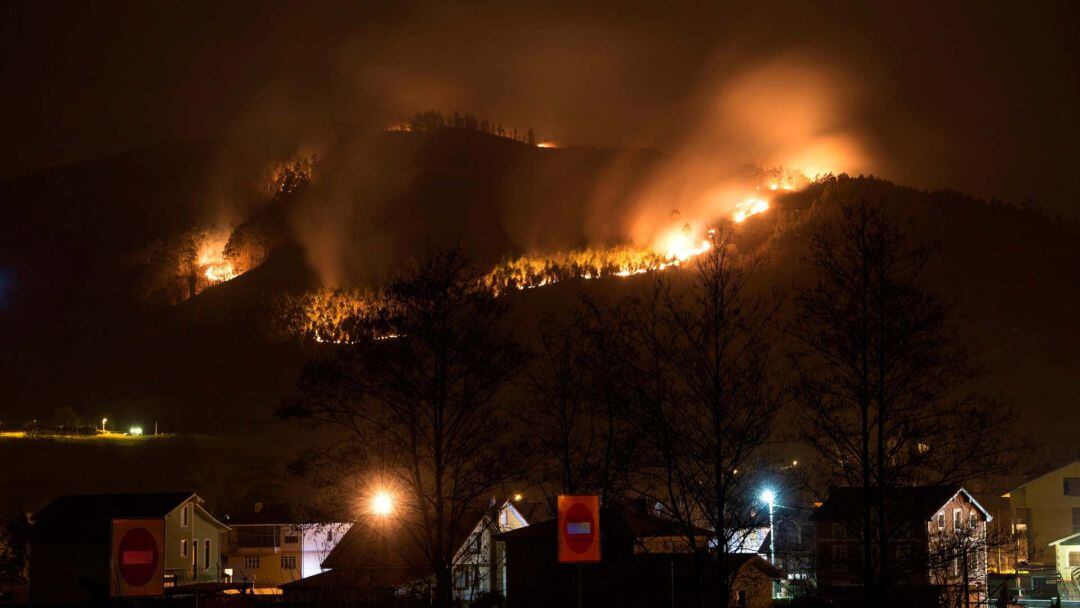 Incendio en Aés, Cantabria. 