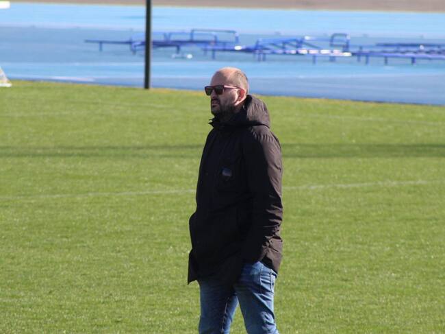 Kiko Lacasa en el campo de fútbol