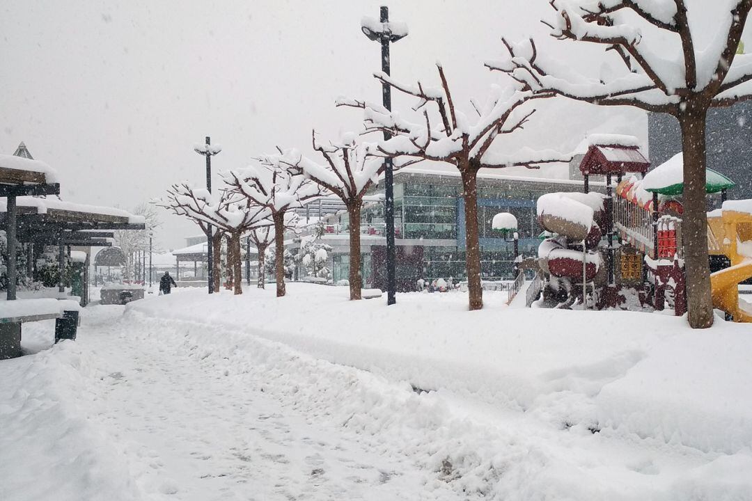 Aspecte que presentava aquest dimecres la plaça del Poble de la capital