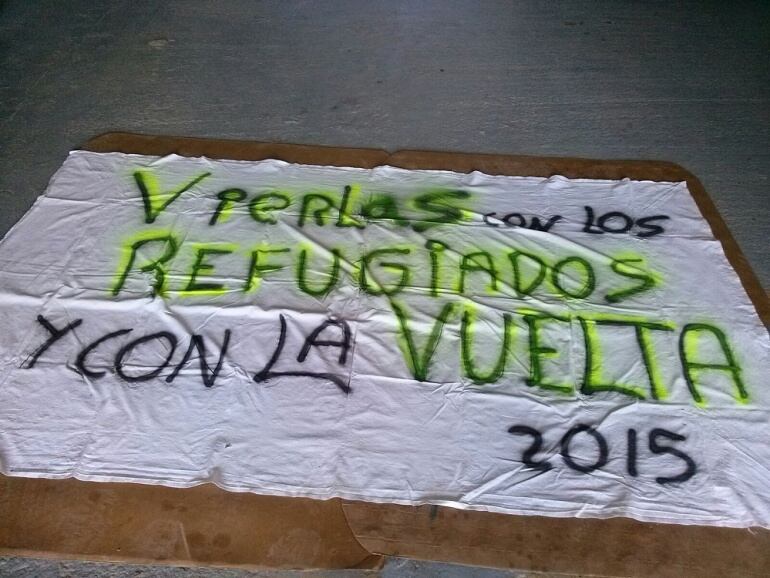 Pancarta del municipio de Vierlas en La Vuelta, que discurre entre Calatayud y Tarazona