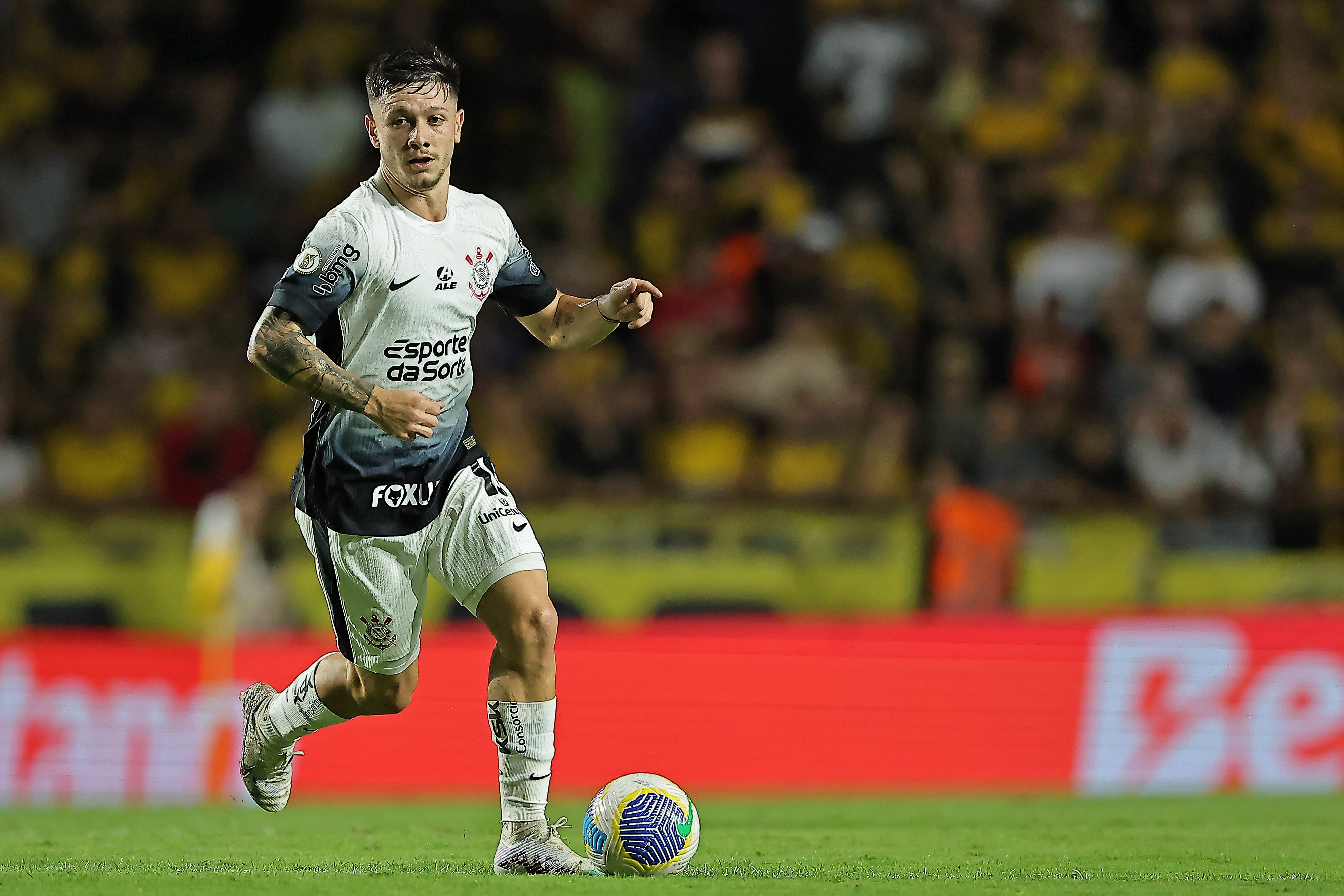 Rodrigo Garro defendiendo la camiseta del Corinthians