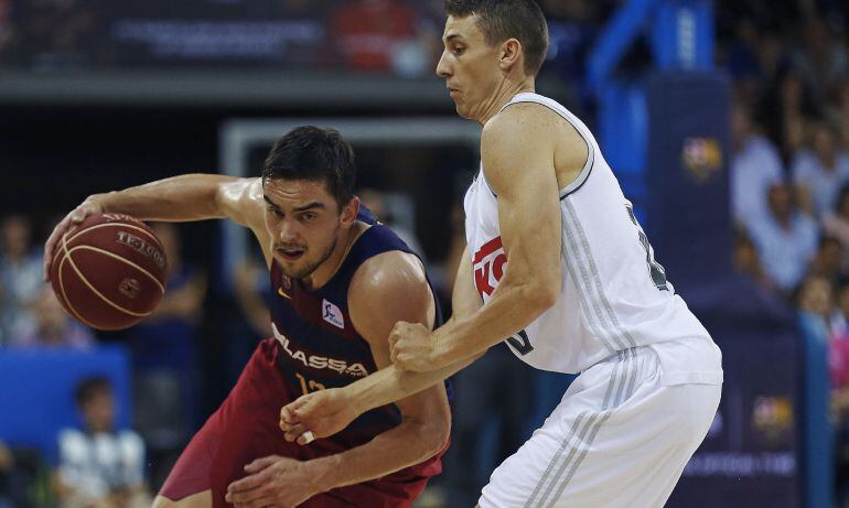Satoransky intenta irse de Carrol por velocidad
