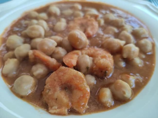 Garbanzos con langostinos de Mamá Lurde