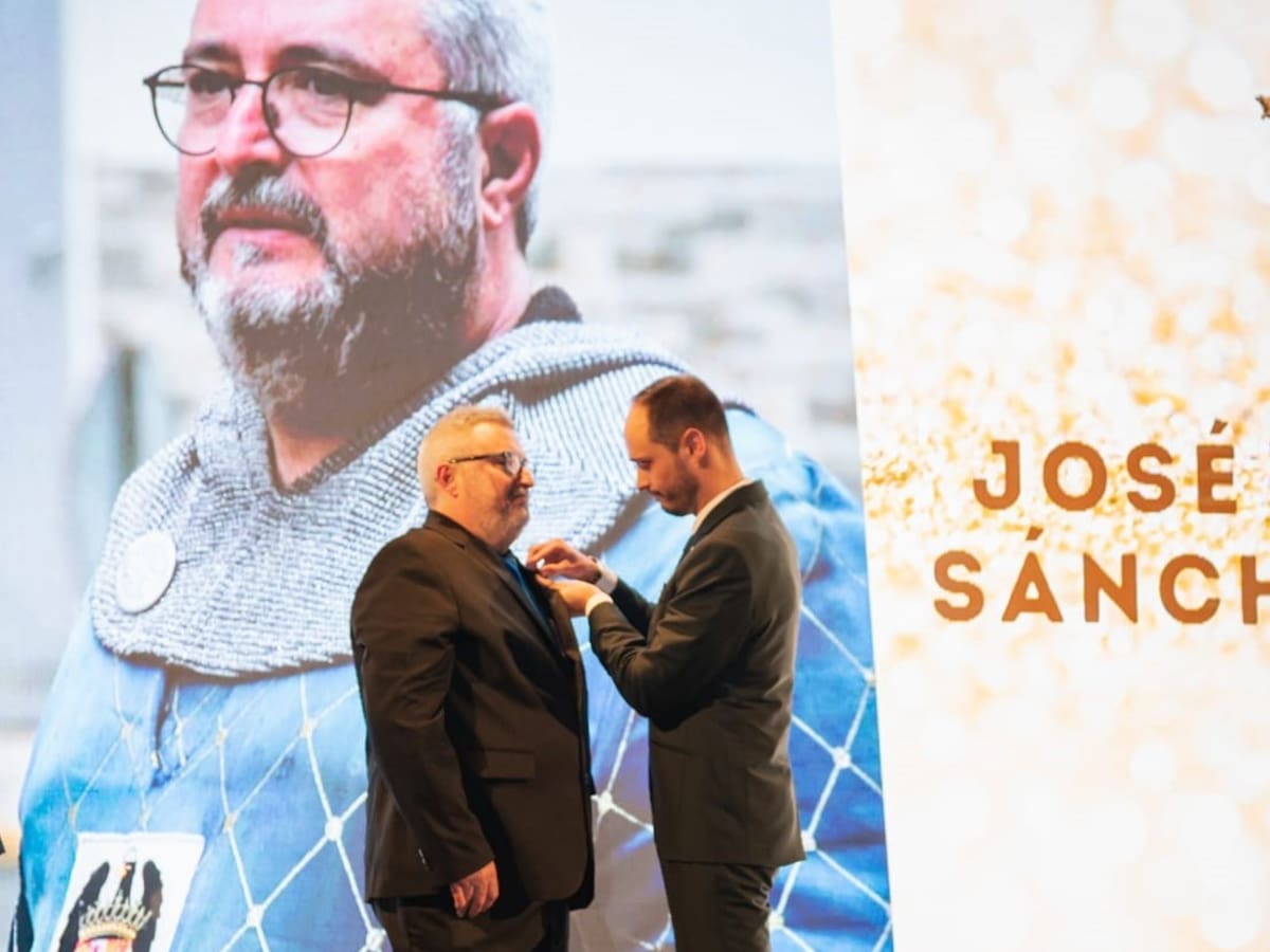 Comparsa Cristianos de Elda: “Ecos de Historia”: una noche de emoción y reconocimiento