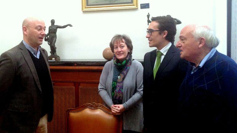 El Vicepresidente de la Diputación, Luis Calderón, se ha reunido con los responsables de la Unión de Consumidores de Palencia.