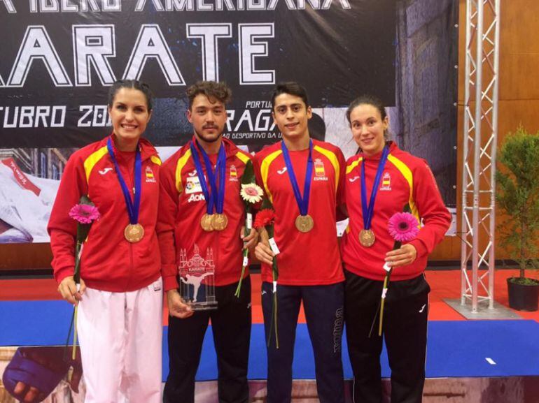 Inma Lopera, con sus compañeros del equipo nacional