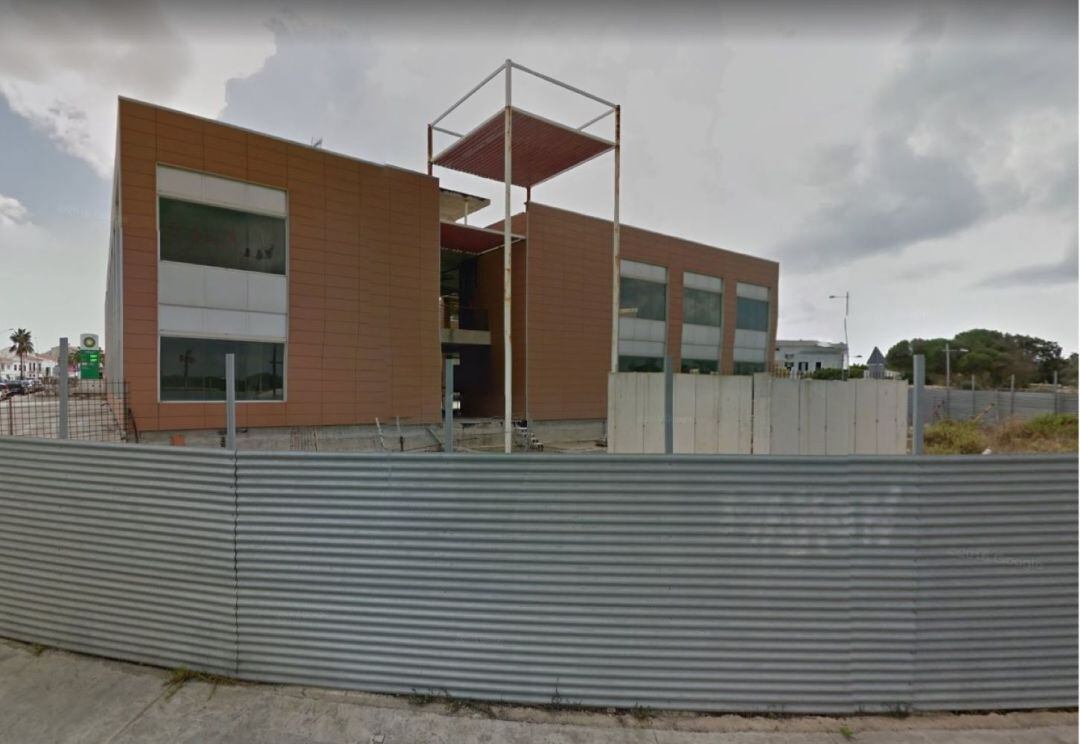 La oposició a Sant Lluís no veu clar com es pagarà l'adquisició d'aquest immoble.