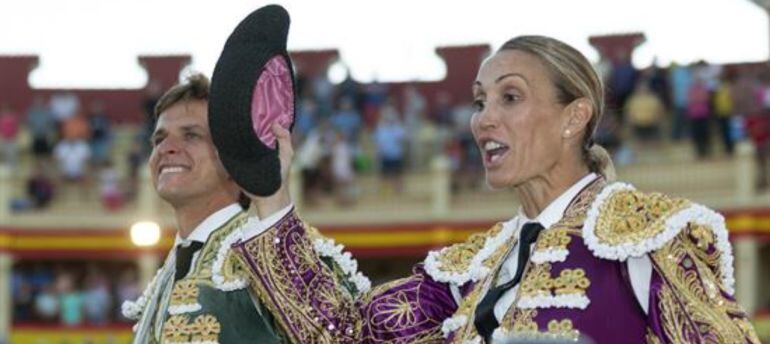 Cristina Sánchez sale a hombros en su reaparición en Cuenca