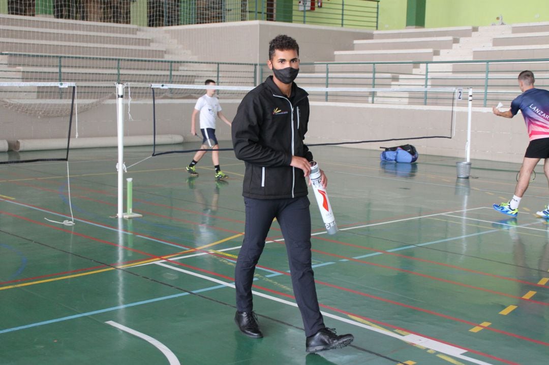 Oliver Gausman en una de las canchas de las que se practica el badminton en Lanzarote.