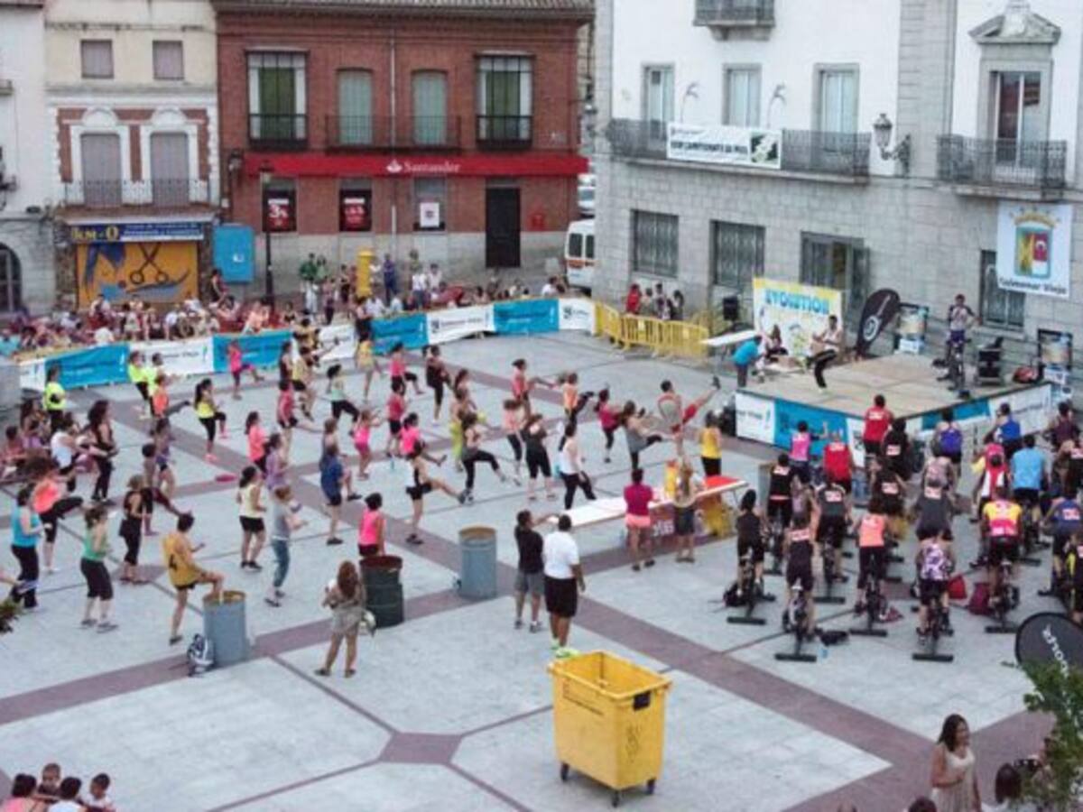 Baile Zumba y Ciclo nocturno
