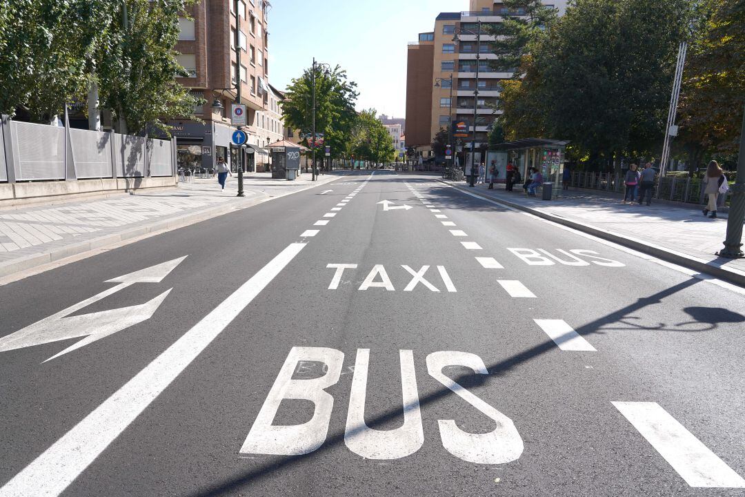 Carril reservado para taxi y bus en Poniente