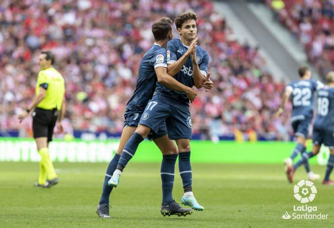 Riquelme pide perdón tras anotar el gol al Atlético de Madrid. Fuente: LaLiga.