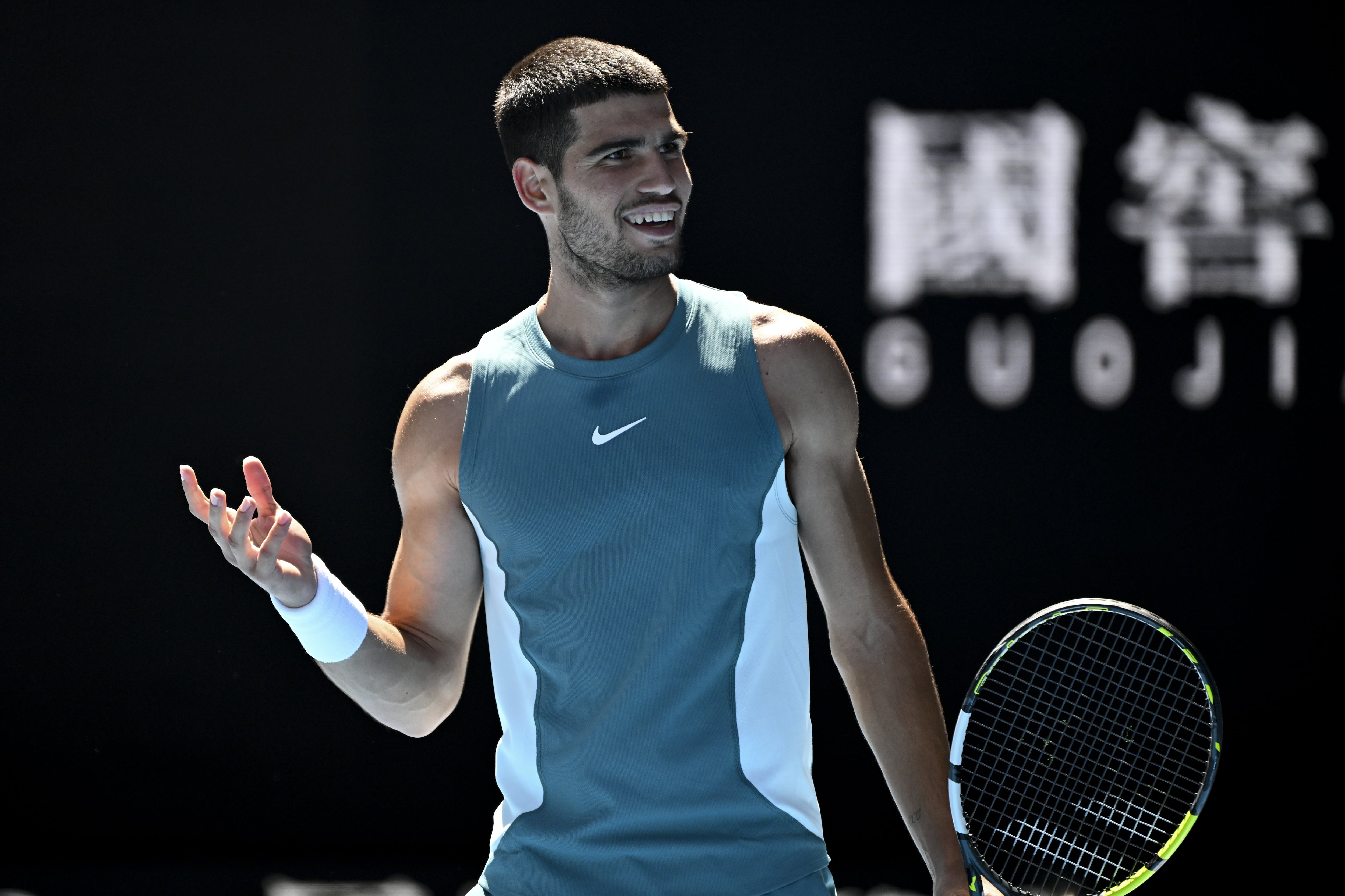 Carlos Alcaraz, durante una eliminatoria en el Open de Australia de 2025