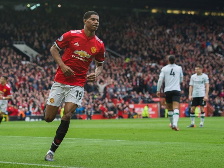 Marcus Rashford celebra un gol del Manchester United durante el encuentro ante el Liverpool. 