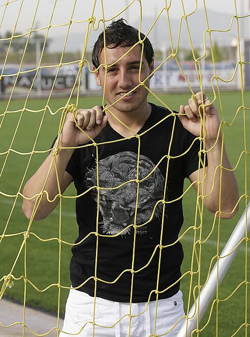 Santi Cazorla confirma a Iker Casillas que va a firmar por el Real Madird