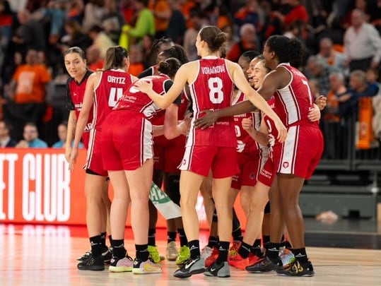 Las jugadoras del Casademont celebran la victoria