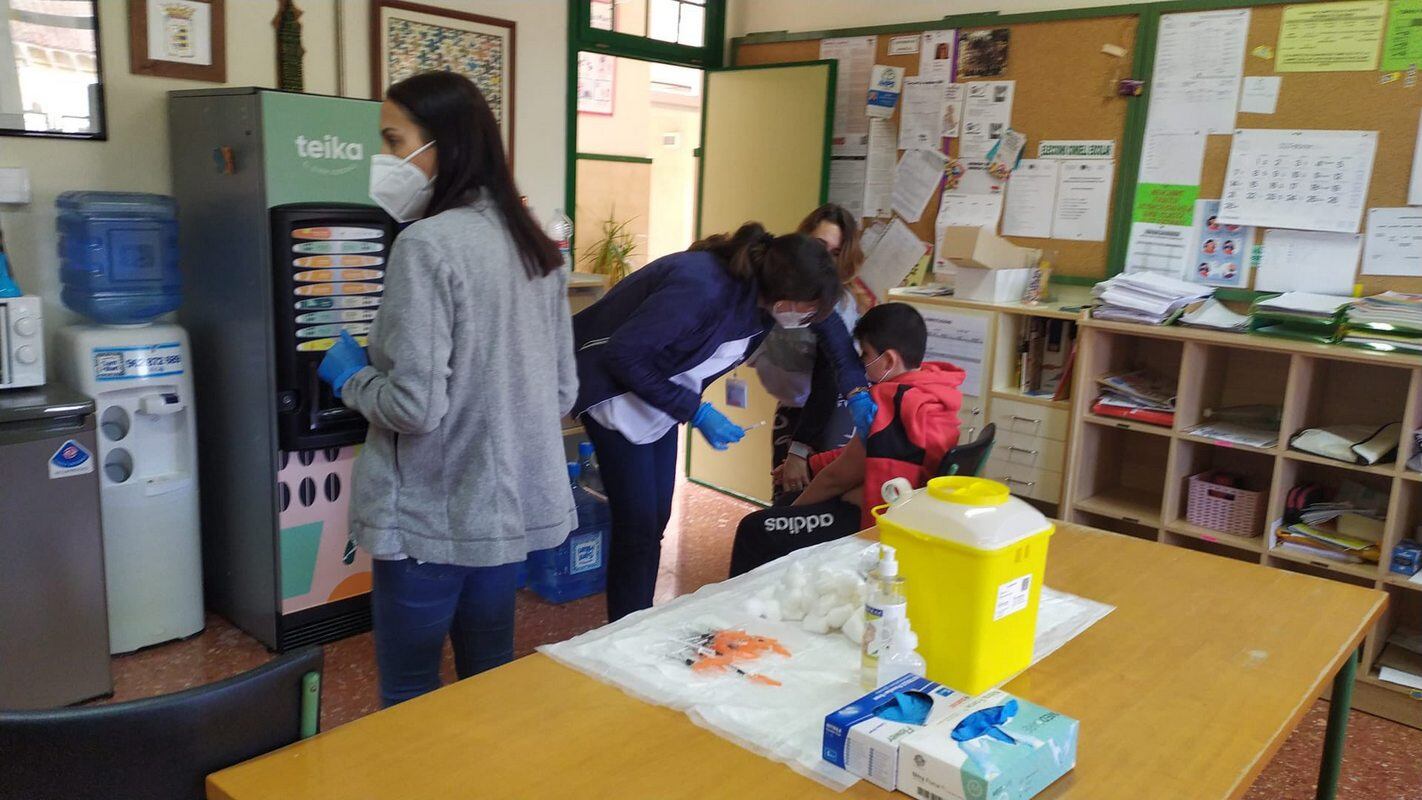 Segunda dosis de la vacuna para los niños en los colegios de Gandia