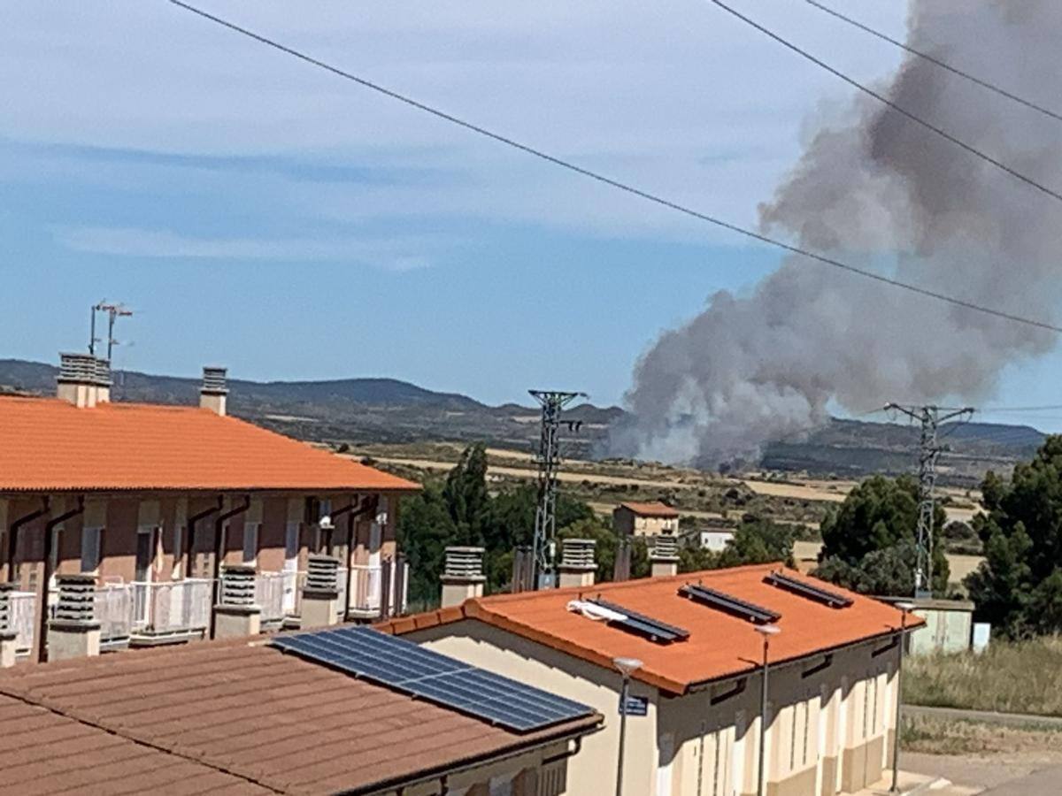 Los incendios de Biota y Mequinenza evolucionan favorablemente