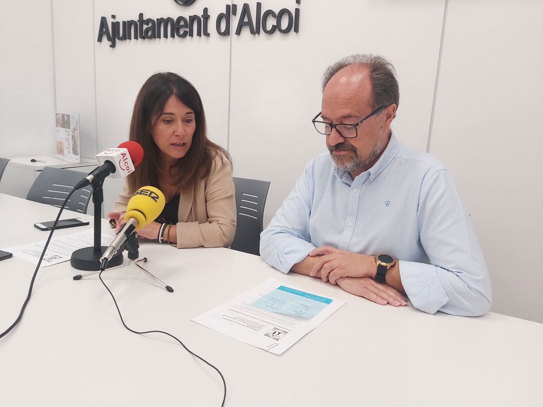 Lorena Zamorano y Guzmán Bernabeu, durante la rueda de prensa de presentación