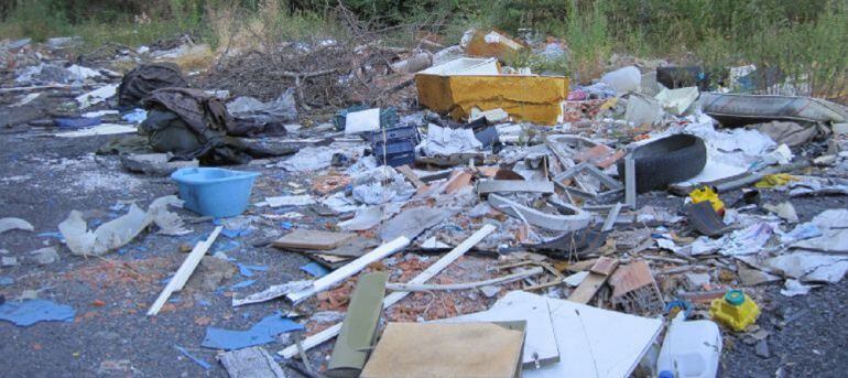 Imagen de archivo de escombrera en Guardo (Palencia)