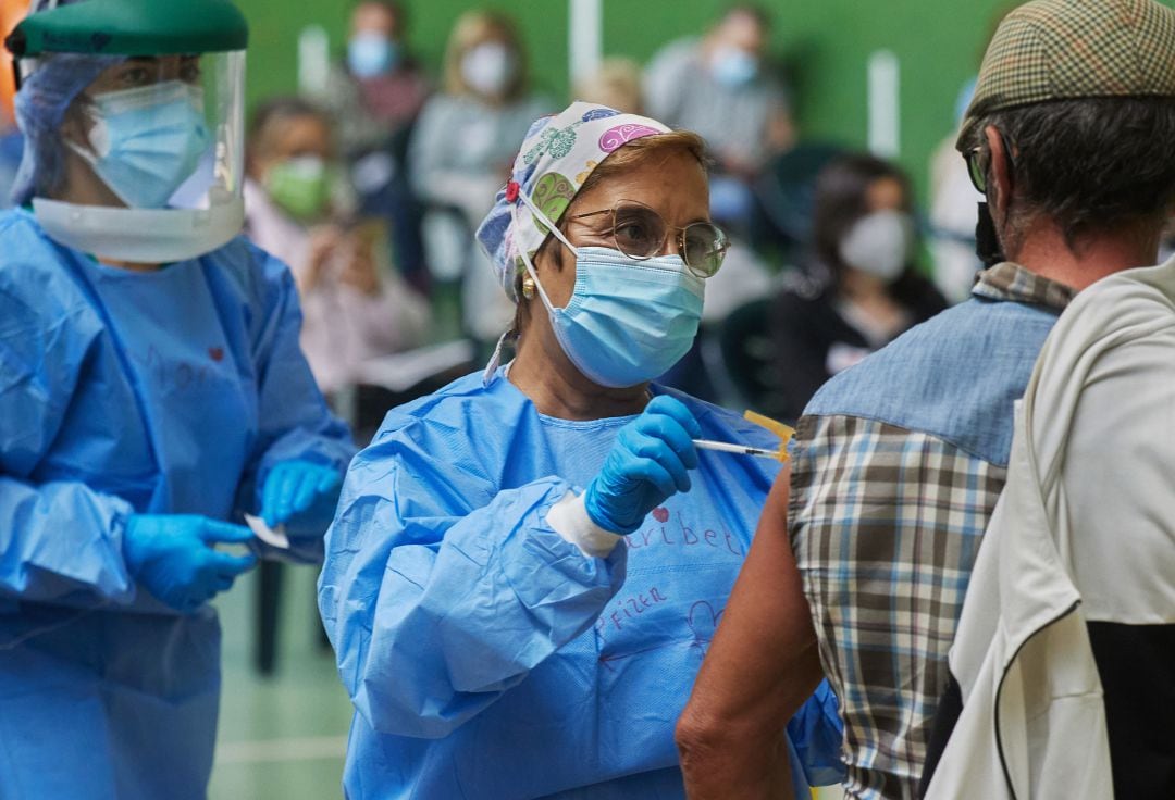 Los contagios siguen en descenso