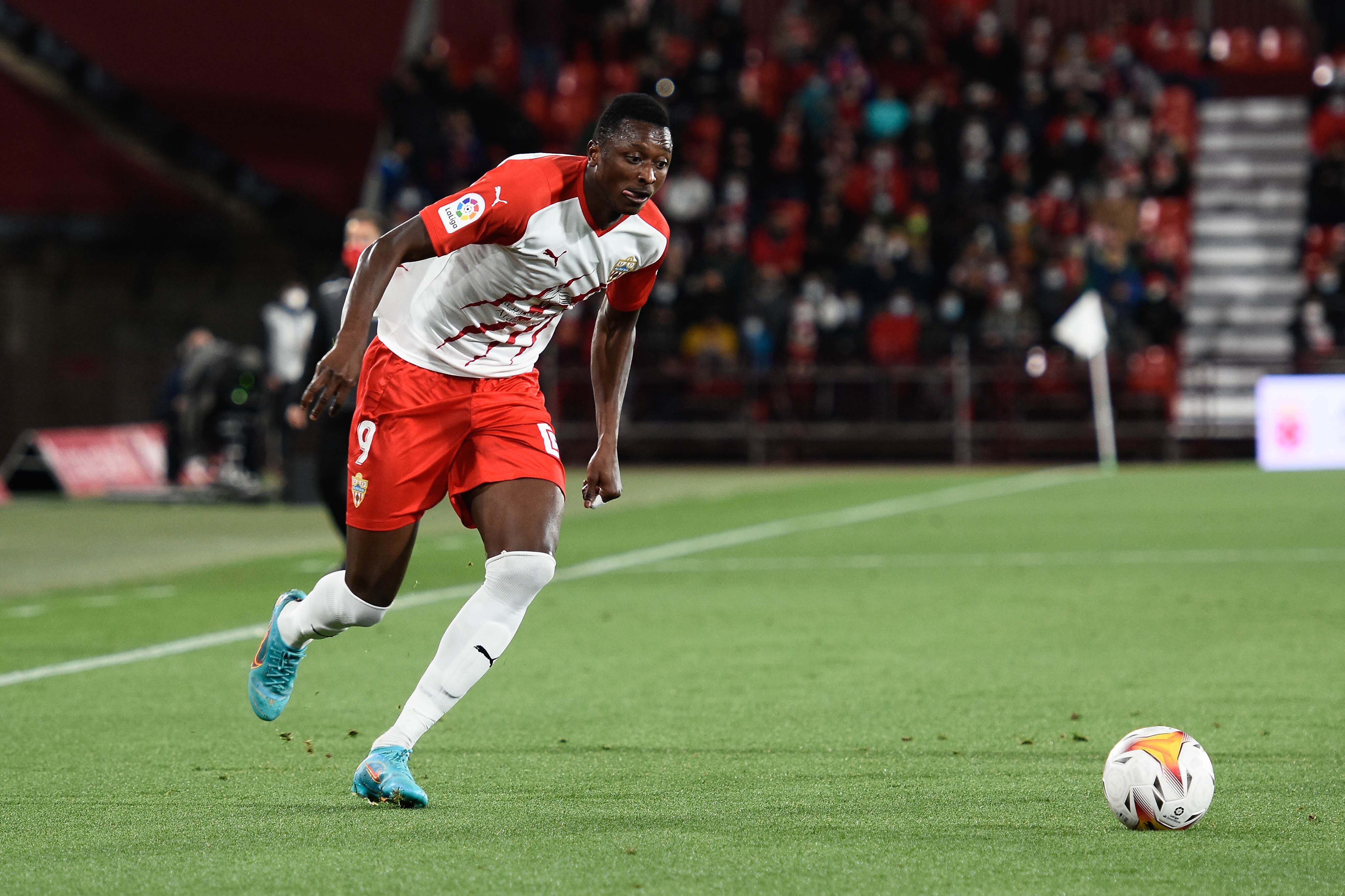 Umar Sadiq ha trabajado mucho antes de llegar al Almería.